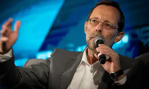 די לסיוע, הקו אדום נחצה