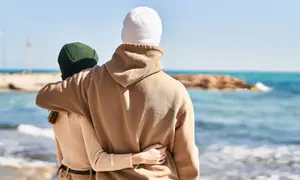 שאלה לנשואים/ות- האם שקר החן והבל היופי?