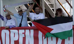 قافلة بحرية في الطريق؟ انقلوا عليها الغزيين