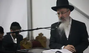 "טקסי בר מצווה בצהריים - מנהג של מאכרים"