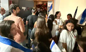החשמל קרס, ההקרנה בוטלה