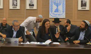 מהומה בדיון על פקודת השירות המשותף