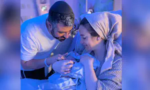 מזל טוב: בן שישי נולד לזמר ישי ריבו