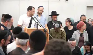 האחות זעקה בהלוויה: בלי פוליטיקה