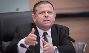 איתן כבל נגד ברק: "אשם בשלטון נתניהו"