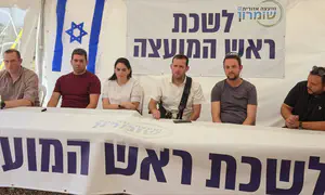 יוסי דגן הקים לשכה בזירת הפיגוע