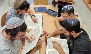 חושבים שתצליחו לעמוד באתגר? 'פותחים דף'