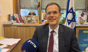 'We are feeding the enemy while sending soldiers to die'