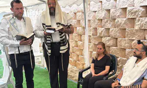 משפחת גז נתנה שם לתינוק - לפני הברית