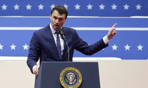 Charlie Kirk educates a pro-Palestinian student
