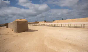 Civilians overrun, destroy Gaza aid distribution center