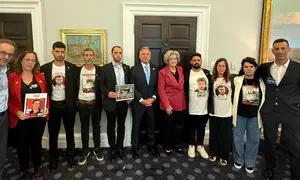 Hostage families meet White House CoS and Press Secretary