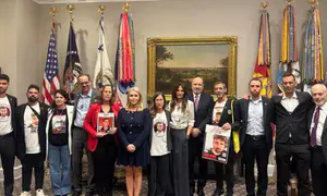Hostage families meet WH Chief of Staff, Press Secretary