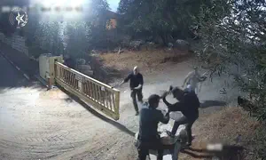Border Police ambush car thieves near Moshav Porat