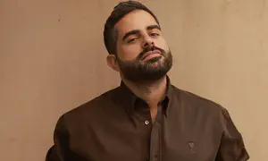 משה כורסיה לא מוותר - ושר על התקווה