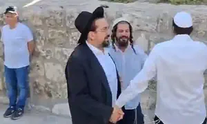 Jews dance and bow down on the Temple Mount