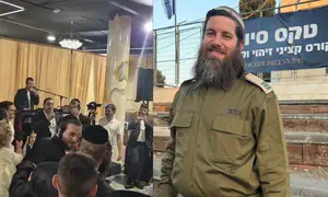 מי קודם בדרגה? והשר שהפך לקומזיצר