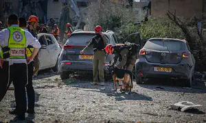 ביתו של השר לשעבר נפגע מטיל איראני