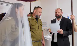 חתונת המילואימניקים המרגשת - בטיפול נמרץ