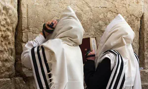 Jews in Israel pray and give thanks