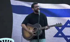 חנן בן ארי שר בהלוויתו של יונתן סמרנו ז"ל