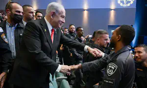 נתניהו לשוטרים: "הוכחתם אומץ לב עילאי"