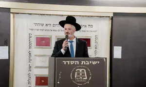 גם דיין, גם מפקד קרבי