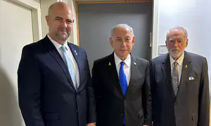 שגריר ארה"ב הגיע לתמוך בנתניהו בבית המשפט