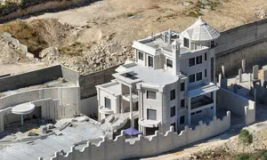 עתירה: להרוס את ארמון הפאר בשטח C