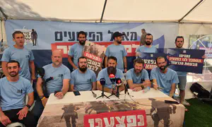 Wounded soldiers demand decisive victory