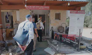 Gush Katif Rabbis return to the Gaza region