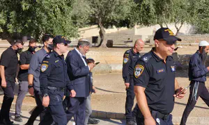 בן גביר הוביל את התפילה, עשרות רקדו ושרו