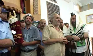 Watch: Painful footage of evacuation from Neve Dekalim synagogue