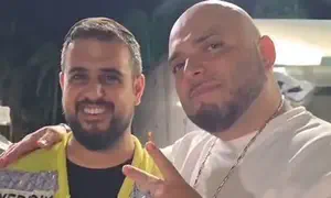 סאבלימינל ננעל מחוץ לרכבו