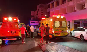 גבר נספה בשריפה בנתניה, אישה במצב קשה