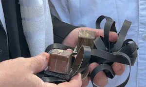 Tefillin ceremony at Western Wall honors Holocaust family legacy