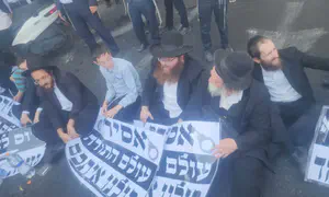 Haredi protesters block major roads in central Israel