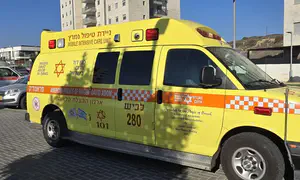 נער בן 17 נהרג מנפילה מקומה שישית בבניין