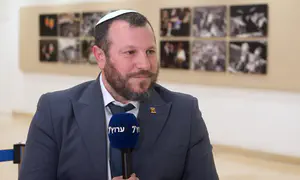 לא נגיש את הלחי השניה