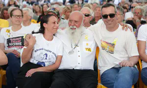 'Keep going until the last hostage comes home'