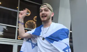 Bar Kuperstein returns home