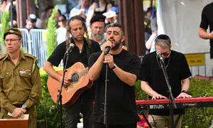 Ishay Ribo performs at Omer Neutra's funeral