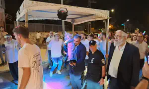 ספר תורה ראשון הוכנס לישיבת יקנעם