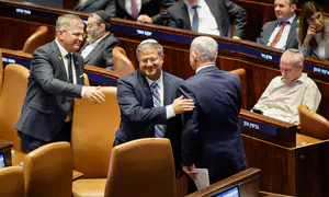 החוק אושר, בן גביר חילק בקלאוות