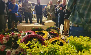 פעילי החוות נפרדים בשירה מאיתן אורבך ז"ל