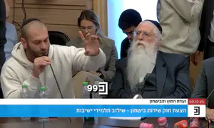 לוחם מילואים התפרץ: "אתם תשבו בכלא"