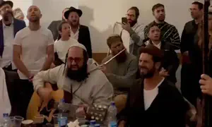 התוועדות מוזיקלית מאחורי הקלעים