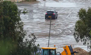 הסופה ביירון לקראת שיא, חשש חמור להצפות