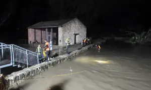 חיפושים אחר נעדר, לכודים חולצו בבית שיקמה