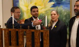 «Первая свеча Хануки, которая сохранила надежду в плену»